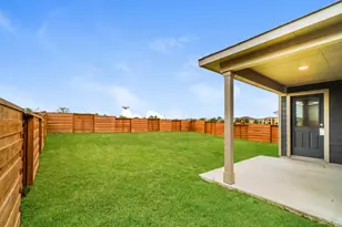 341 Madrid St, Kyle, TX 78640 - Photo 5