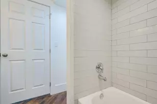 110 S Main St, Elgin, TX 78621 - Photo 7