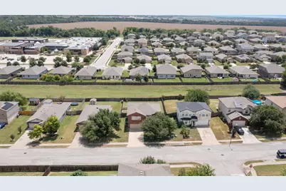 130 Killian Loop, Hutto, TX 78634 - Photo 3