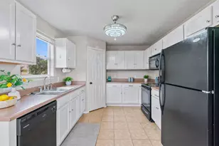 130 Killian Loop, Hutto, TX 78634 - Photo 7