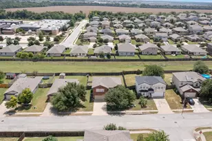 130 Killian Loop, Hutto, TX 78634 - Photo 3