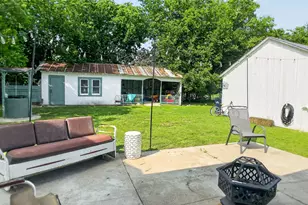 240 W Allen St, Bartlett, TX 76511 - Photo 35