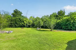 240 W Allen St, Bartlett, TX 76511 - Photo 37