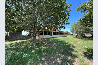 2120 Fm 1704, Elgin, TX 78621 - Photo 35