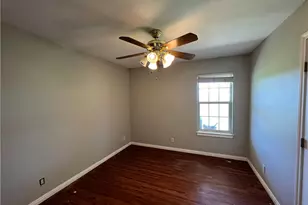 2120 Fm 1704, Elgin, TX 78621 - Photo 25