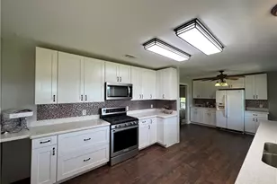 2120 Fm 1704, Elgin, TX 78621 - Photo 11