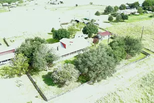 2120 Fm 1704, Elgin, TX 78621 - Photo 39