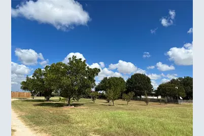 2120 Fm 1704, Elgin, TX 78621 - Photo 37