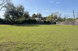 1005 T H Johnson Dr, Taylor, TX 76574 - Photo 1