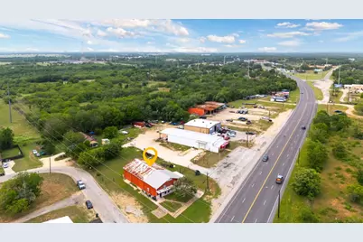 805 N Magnolia Avenue, Luling, TX 78648 - Photo 1