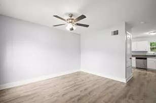 10905 Elm St, Jonestown, TX 78645 - Photo 9