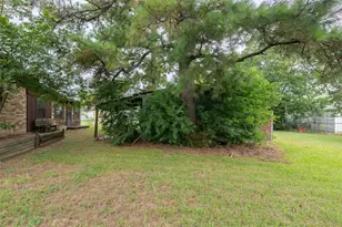 504 N Echols St, Caldwell, TX 77836 - Photo 27