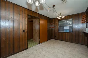 504 N Echols St, Caldwell, TX 77836 - Photo 7