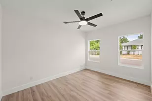 2102 S Church St, Georgetown, TX 78626 - Photo 23
