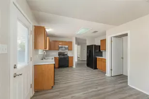 113 Matthew Dr, Hutto, TX 78634 - Photo 5
