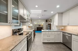 8107 Middle Ct, Austin, TX 78759 - Photo 9