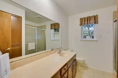 835 Jones Street, Smithville, TX 78957 - Photo 15
