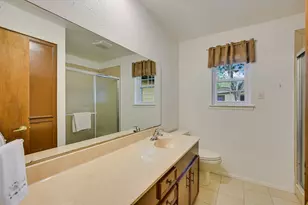 835 Jones St, Smithville, TX 78957 - Photo 15