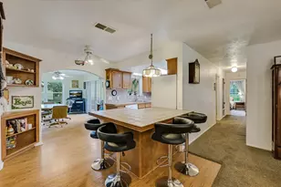 835 Jones St, Smithville, TX 78957 - Photo 9