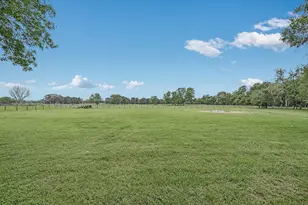 835 Jones St, Smithville, TX 78957 - Photo 21