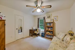 835 Jones St, Smithville, TX 78957 - Photo 13