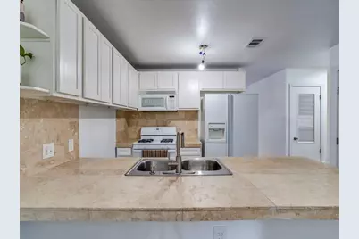 1607 Valleyridge Drive #B, Austin, TX 78704 - Photo 5