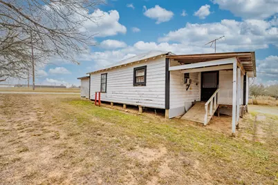 406 Carpenter Street, Smiley, TX 78159 - Photo 9