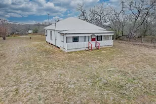 406 Carpenter St, Smiley, TX 78159 - Photo 5