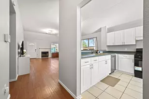 5302 Walnut Grove Dr, Austin, TX 78744 - Photo 5