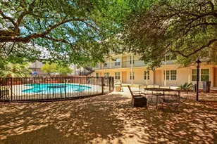 910 Duncan Ln, Austin, TX 78705 - Photo 9