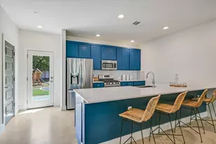 1121 Walton Ln, Austin, TX 78721 - Photo 7