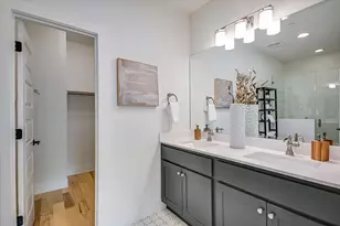 1121 Walton Ln, Austin, TX 78721 - Photo 11