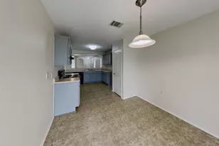 12417 NE Sky Harbor Dr, Del Valle, TX 78617 - Photo 5