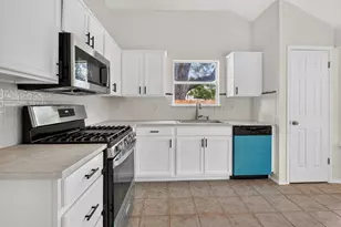 6901 Bancroft Woods Dr, Austin, TX 78729 - Photo 21