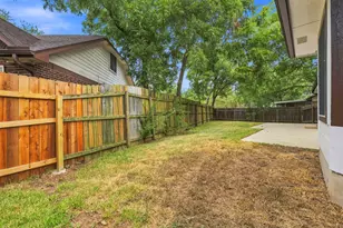 6901 Bancroft Woods Dr, Austin, TX 78729 - Photo 37