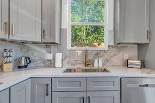 3104 E 16th St, Austin, TX 78702 - Photo 5