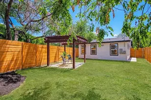 3104 E 16th St, Austin, TX 78702 - Photo 33