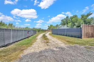 550 C.Bud Stockton Loop, Jarrell, TX 76537 - Photo 33