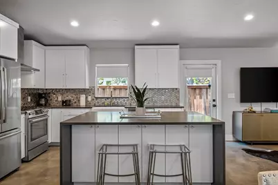 2414 Kinney Road, Austin, TX 78704 - Photo 33