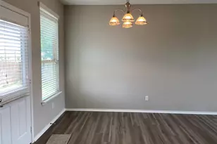 304 Azurite Dr, Jarrell, TX 76537 - Photo 7