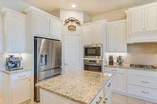 6005 Hewetson Dr, Austin, TX 78738 - Photo 13