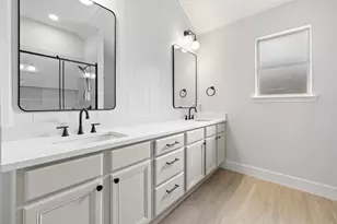 1006 Cottonbowl Dr, Taylor, TX 76574 - Photo 27