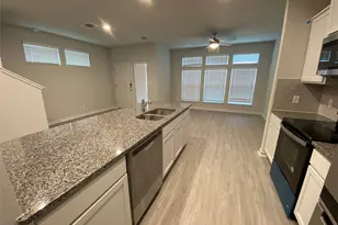 605 W South St, Leander, TX 78641 - Photo 5