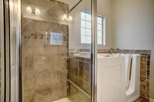 105 S Kaupo Dr, Bastrop, TX 78602 - Photo 13