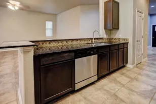 105 S Kaupo Dr, Bastrop, TX 78602 - Photo 5