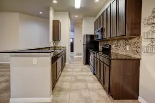 105 S Kaupo Dr, Bastrop, TX 78602 - Photo 7
