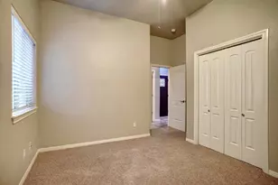 105 S Kaupo Dr, Bastrop, TX 78602 - Photo 23