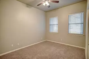 105 S Kaupo Dr, Bastrop, TX 78602 - Photo 21