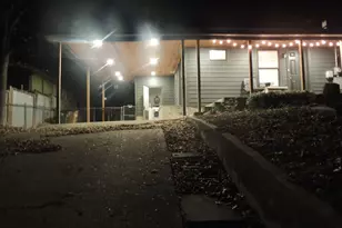 1307 Deloney St, Austin, TX 78721 - Photo 9