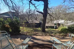 1307 Deloney St, Austin, TX 78721 - Photo 33